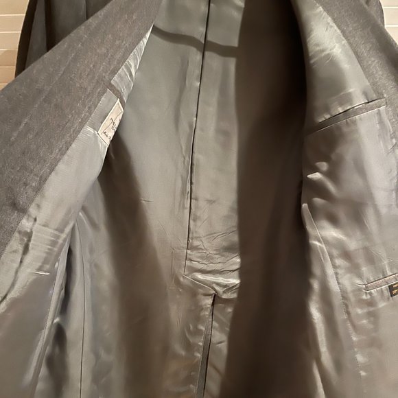 Phillipe Gabriel Designer Collection Charcoal with Pinstripes 42L - Picture 7 of 10